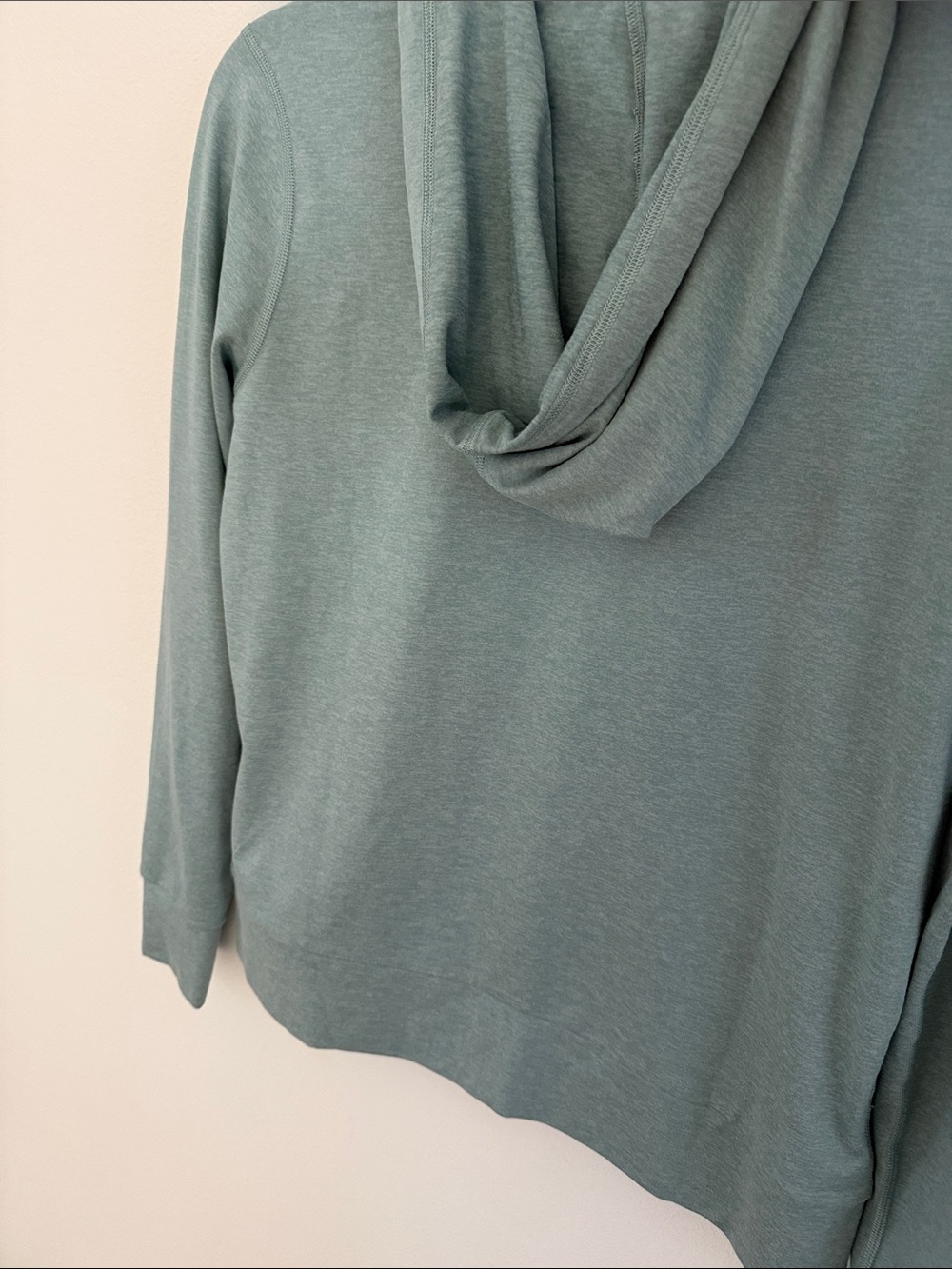 Vuori Halo Hoodie in Seaspray - Picture 3 of 4